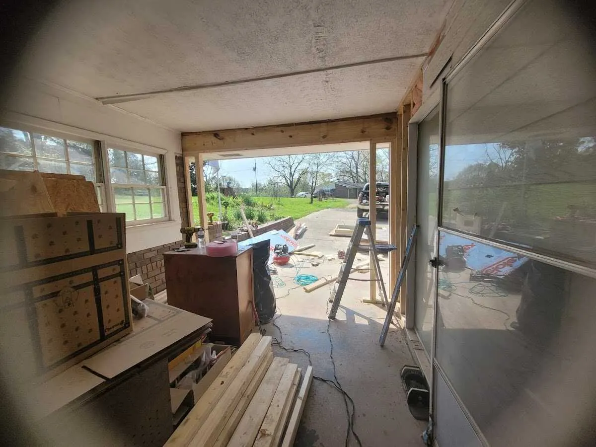 Air movers and dehumidifier for Water Mitigation Services in Lake St. Louis